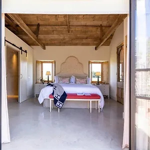 Country Country house